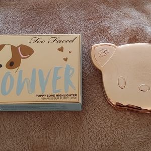 Too Faced Highlighter “Glowver”